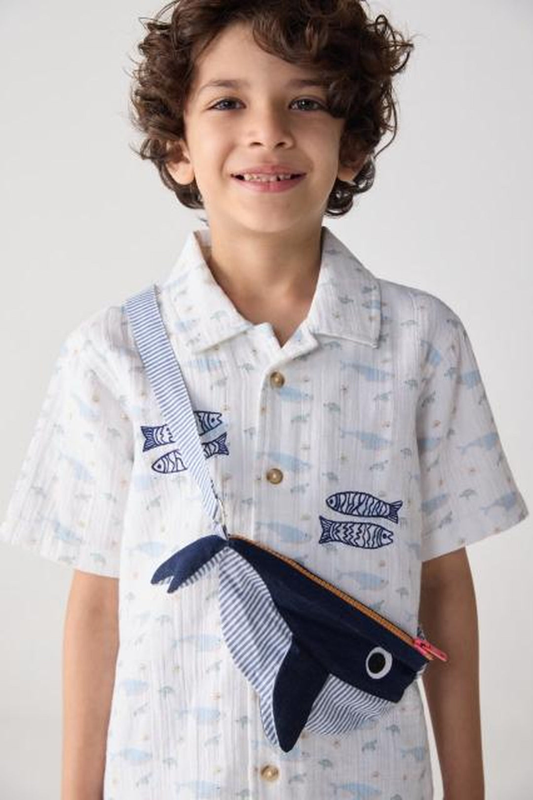 Little Fin with sling bag